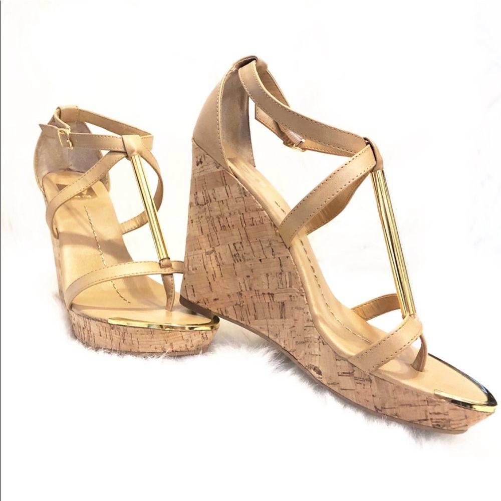 Dolce Vita Gold Accent Wedge Sandals, size 9.5